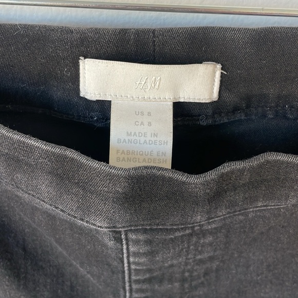H&M Black Skinny Jeans - Size: 8 - Picture 4 of 4